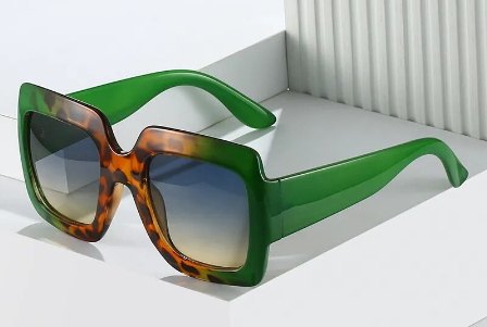 Women's Oversize Square Sunglasses - Fashion Sunglasses - Mint Leafe