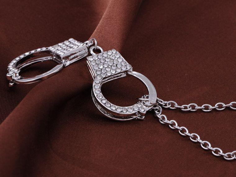 Sexy Poe Cop Handcuff Pendant Necklace - Mint Leafe Boutique 